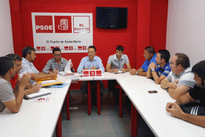 El PSOE denuncia la situación de la plantilla del servicio de limpieza viaria y recogida de basura.